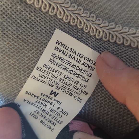 Disney Minnie and Mickey V-neck scrub top - Picture 8 of 8